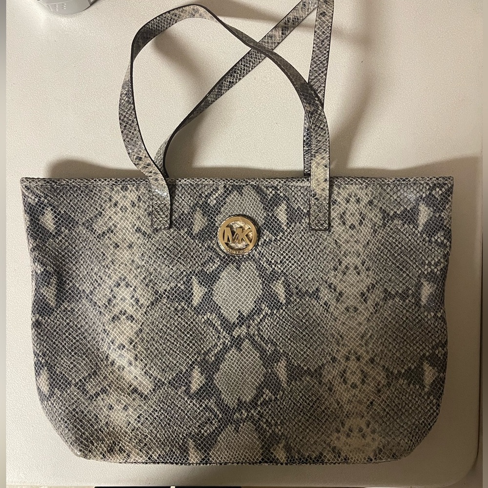Michael Kors tote